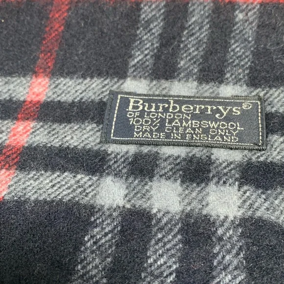 Authentic Burberrys (vintage) black plaid scarf - Picture 15 of 17